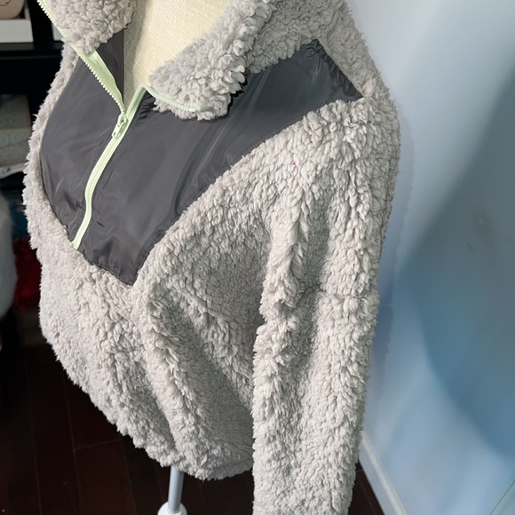 Target wild fable fuzzy Sherpa pullover w/ 3/4 zip - Picture 6 of 9